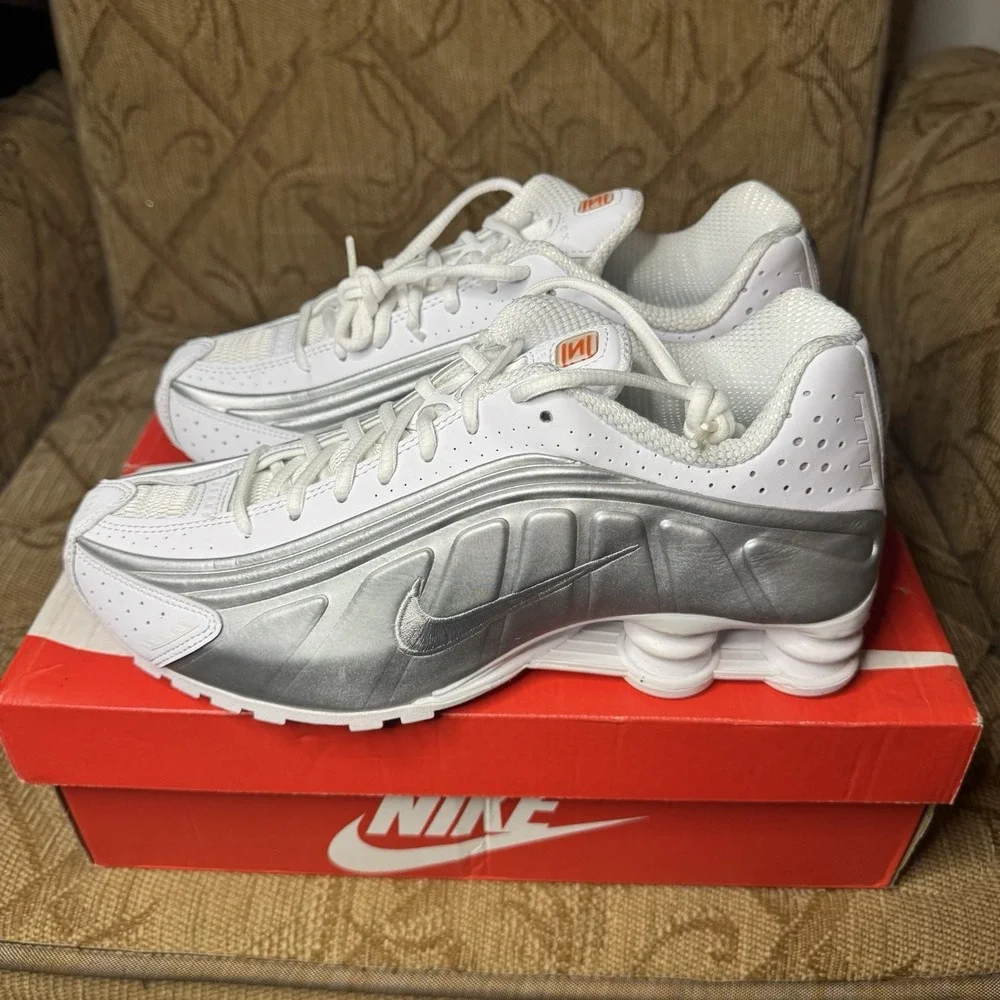 Nike Shox R4 Men's Size 8.5‎ White Metallic Silver 2019 Running Shoes 104265-131